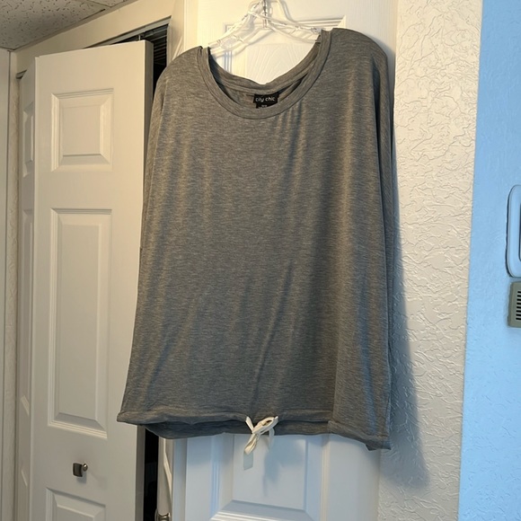 City Chic Tops - CITY CHIC M/18 MOLLY SLEEP OVERSIZED SOFT & CUDDLY TOP.